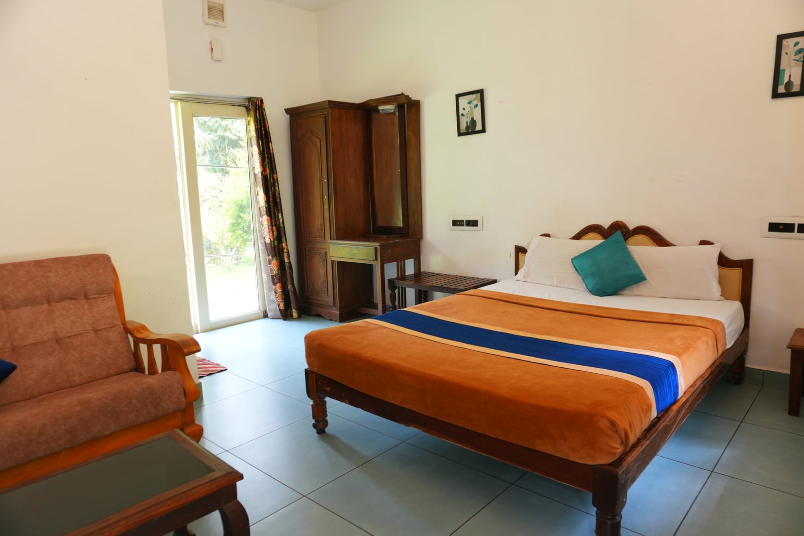 The Six Cottages bedroom